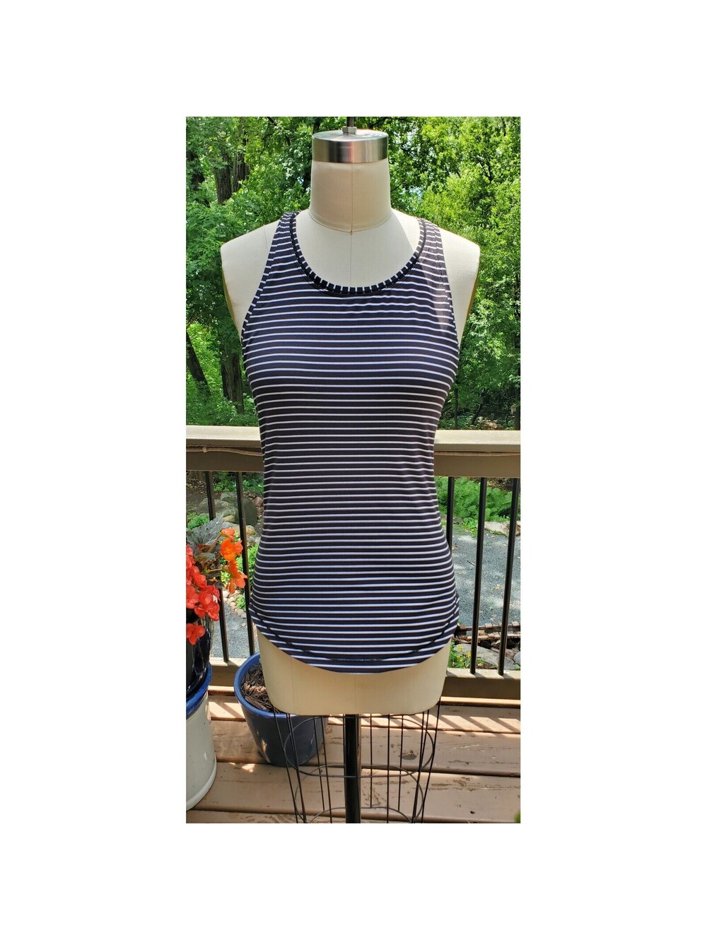 Lululemon Black White Striped Racerback Tank Top Scoop Neck Small